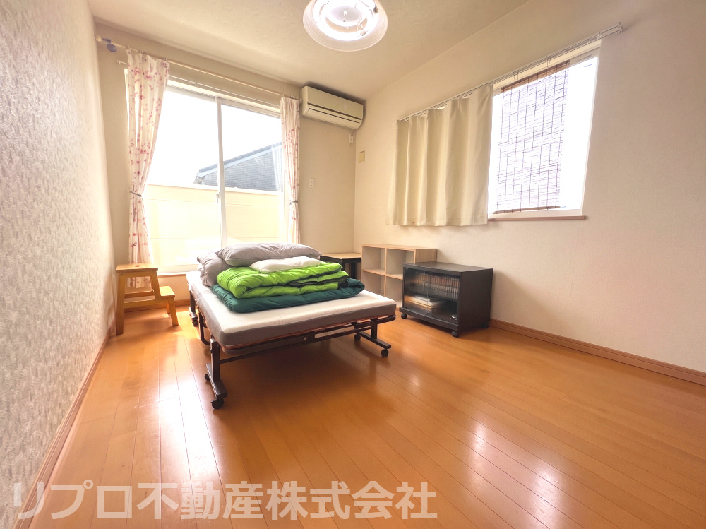 野田市清水戸建の洋室|６帖の洋室は使い勝手が良く趣味のお部屋としても寝室としても使えそうです！