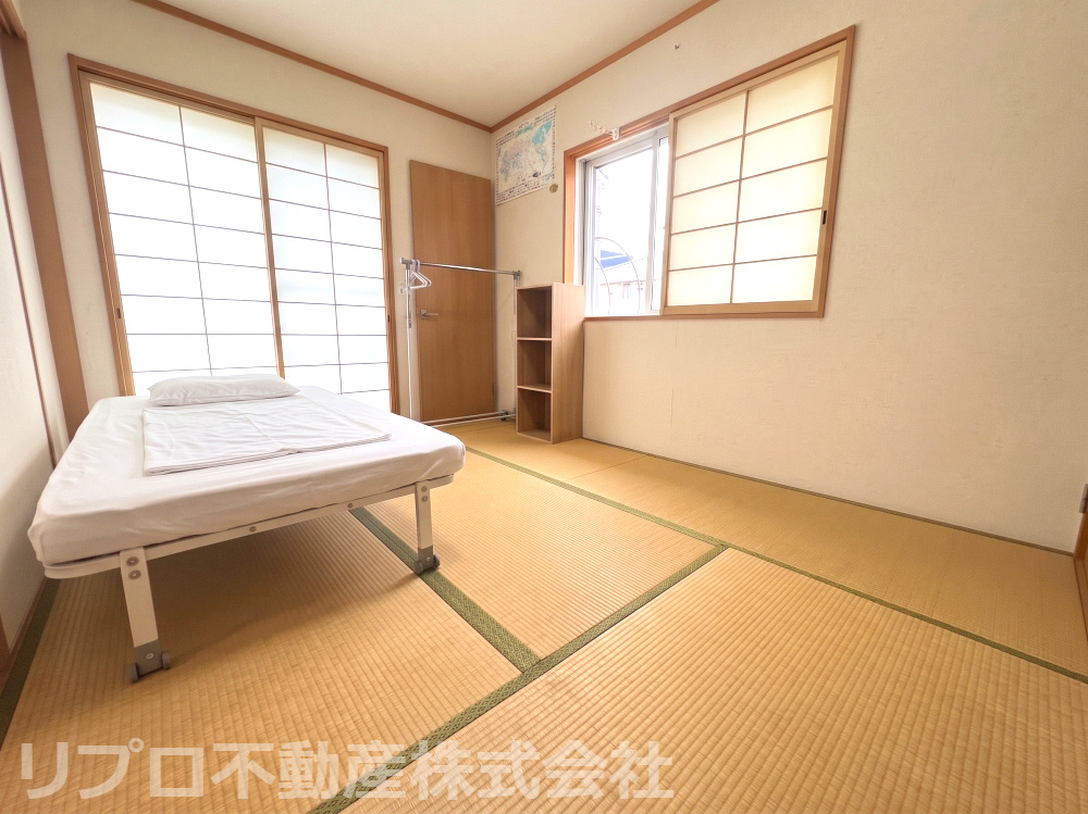 野田市清水戸建の和室|リビングに隣接した和室は趣味のお部屋としても寝室としても使えそうです！