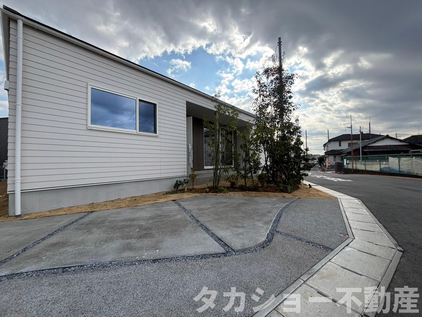 ～全50邸～モリニアル川戸の森～平屋住宅～の駐車場