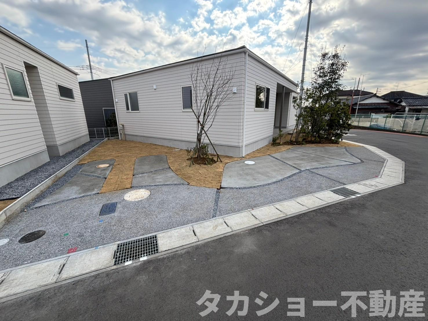 ～全50邸～モリニアル川戸の森～平屋住宅～の駐車場