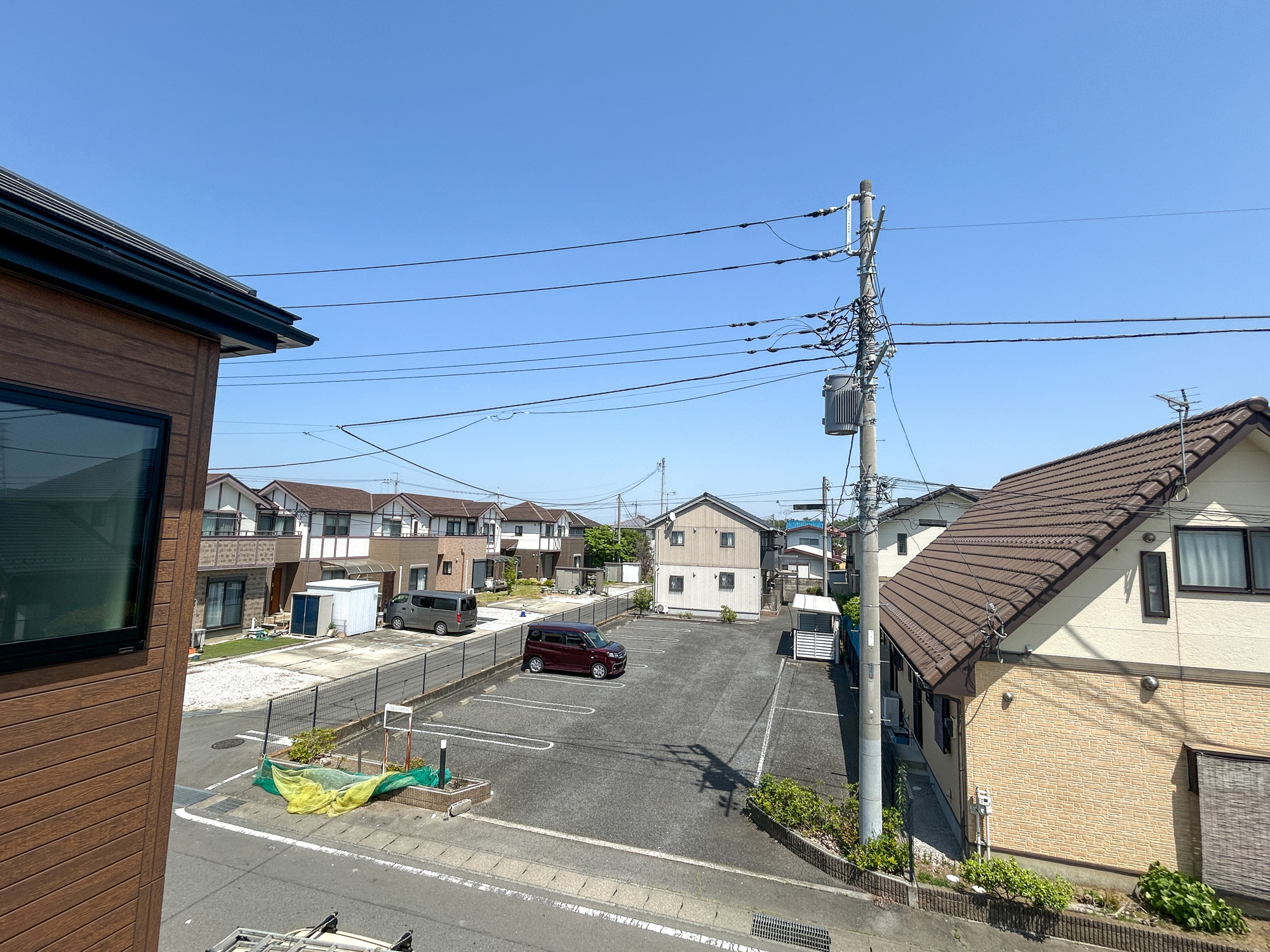 高崎市新町第8　新築住宅全9棟の展望|低層の一戸建てを中心とした街並みが整然と続き、周辺は高い建物が建っていないので、採光や開放性に恵まれ、空が広く緑の多い閑静な趣を感じる環境です。