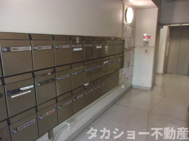 西千葉マンションのエントランス|ゆとりのあるエントランスです