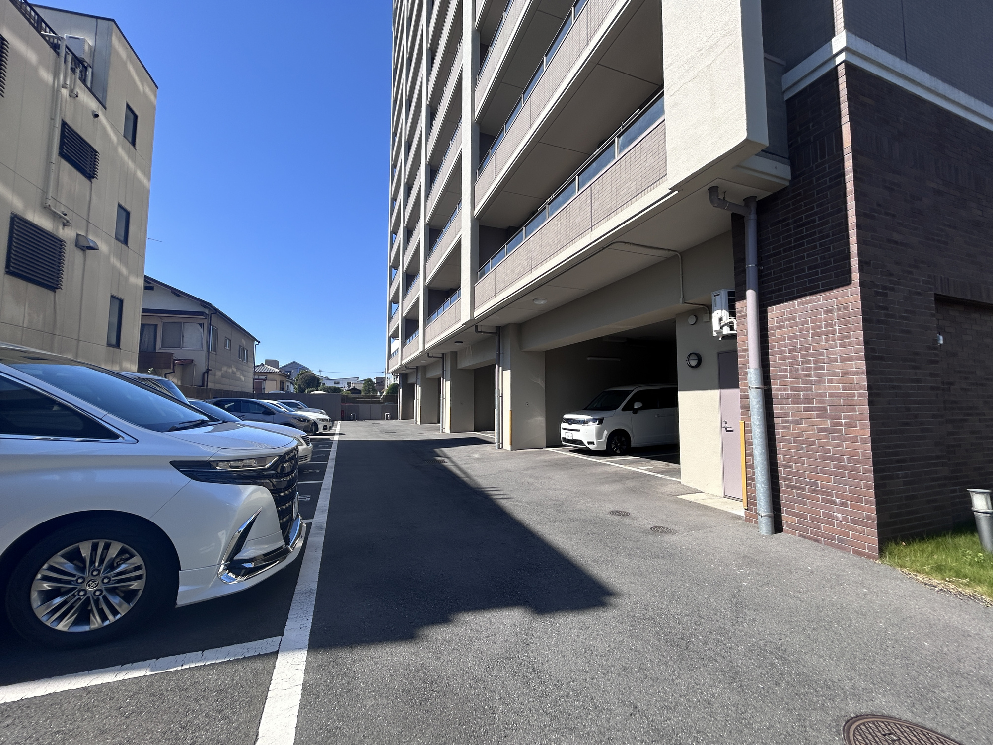 ポレスター前橋本町　中古マンションの駐車場|敷地内に駐車場も完備♪