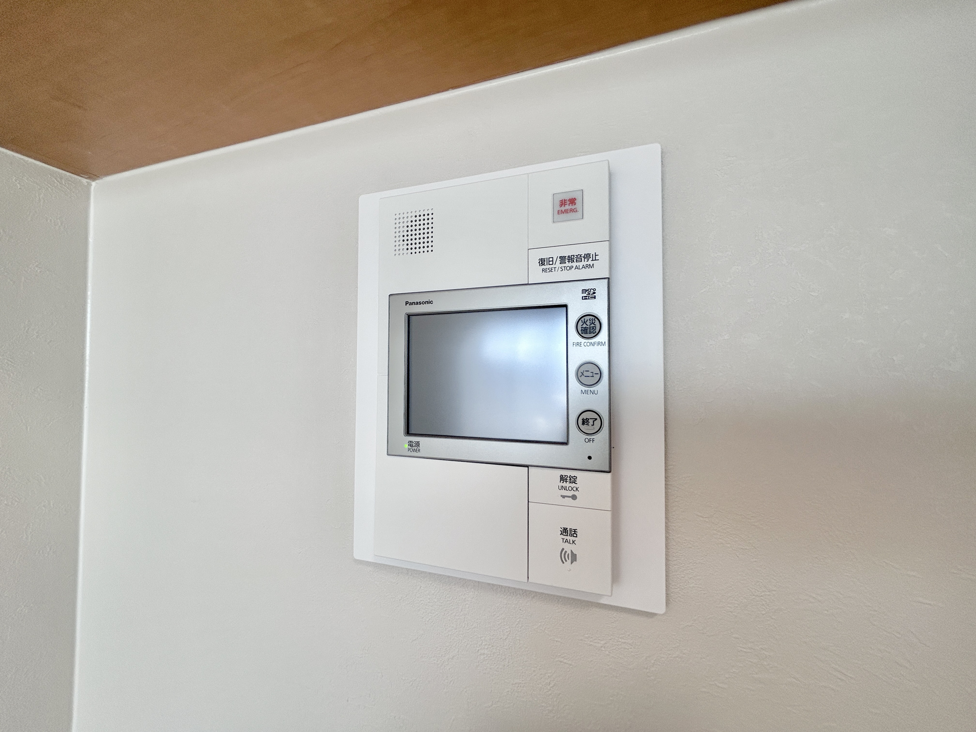 ポレスター前橋本町　中古マンションの防犯設備|TVモニタ付きのインターフォンには録画機能もあるので外出時誰が来たのか確認できます♪ 防犯機能も高く、今では必需品です！						
						
