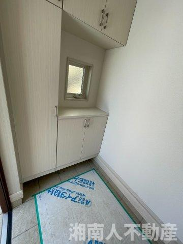 茅ヶ崎市今宿 戸建の玄関|きれいな玄関です