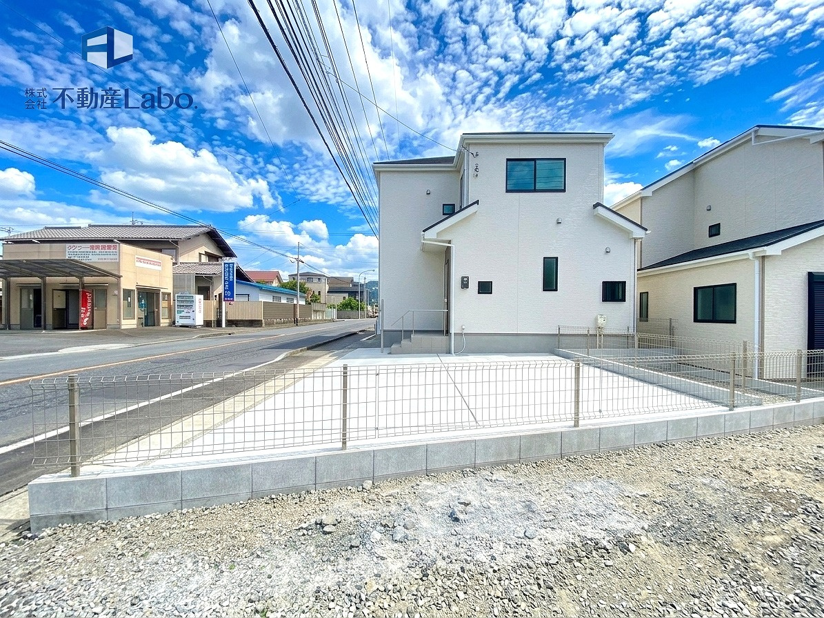 ハートフルタウン　清水町長沢643番　～全2棟～の外観|●駐車スペース●
２台以上駐車可能♪
並列駐車のため、車の出し入れが楽々♪