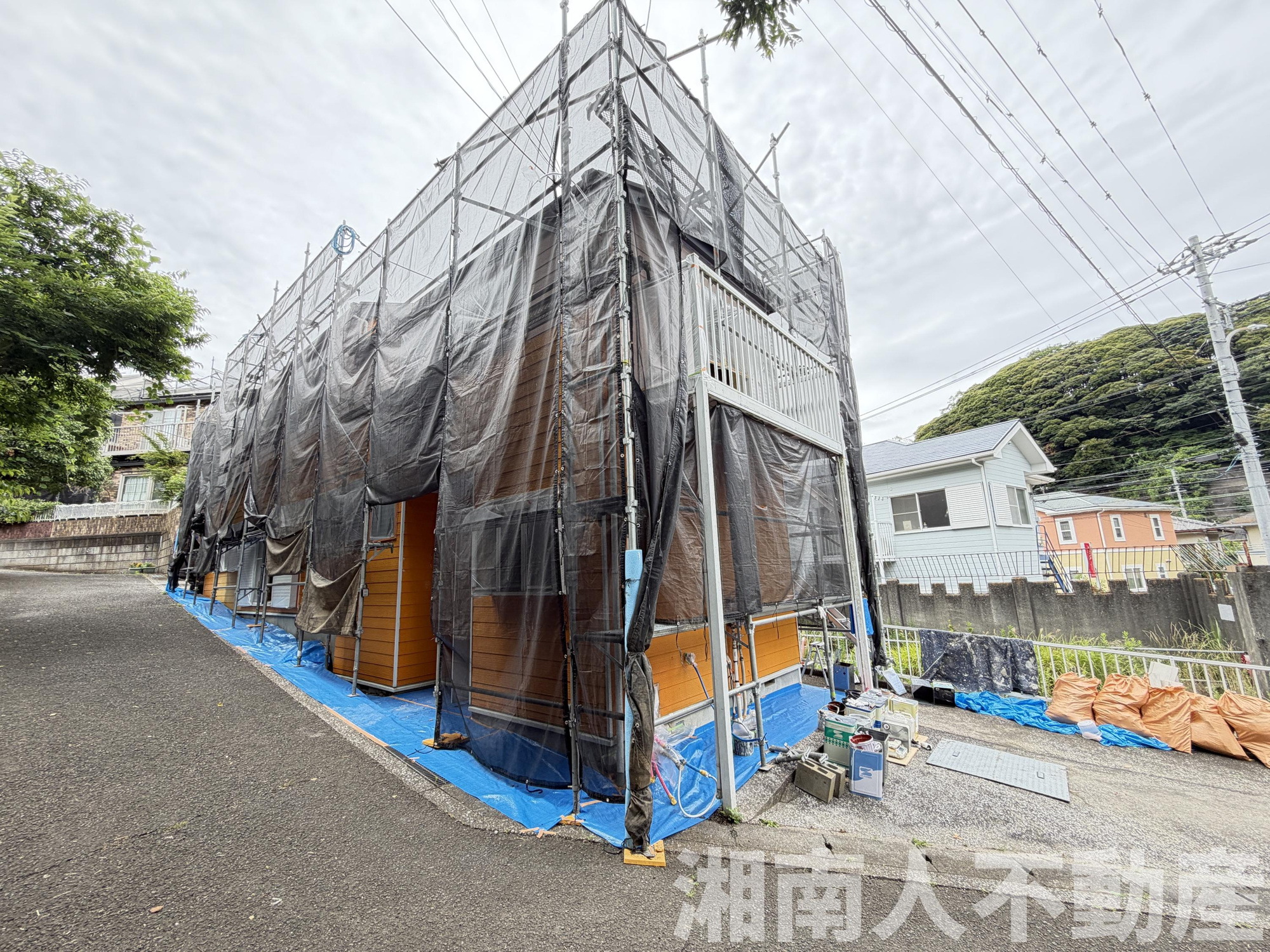 逗子市沼間３丁目１６－２０戸建の前面道路含む現地写真|前面道路含む現地写真です