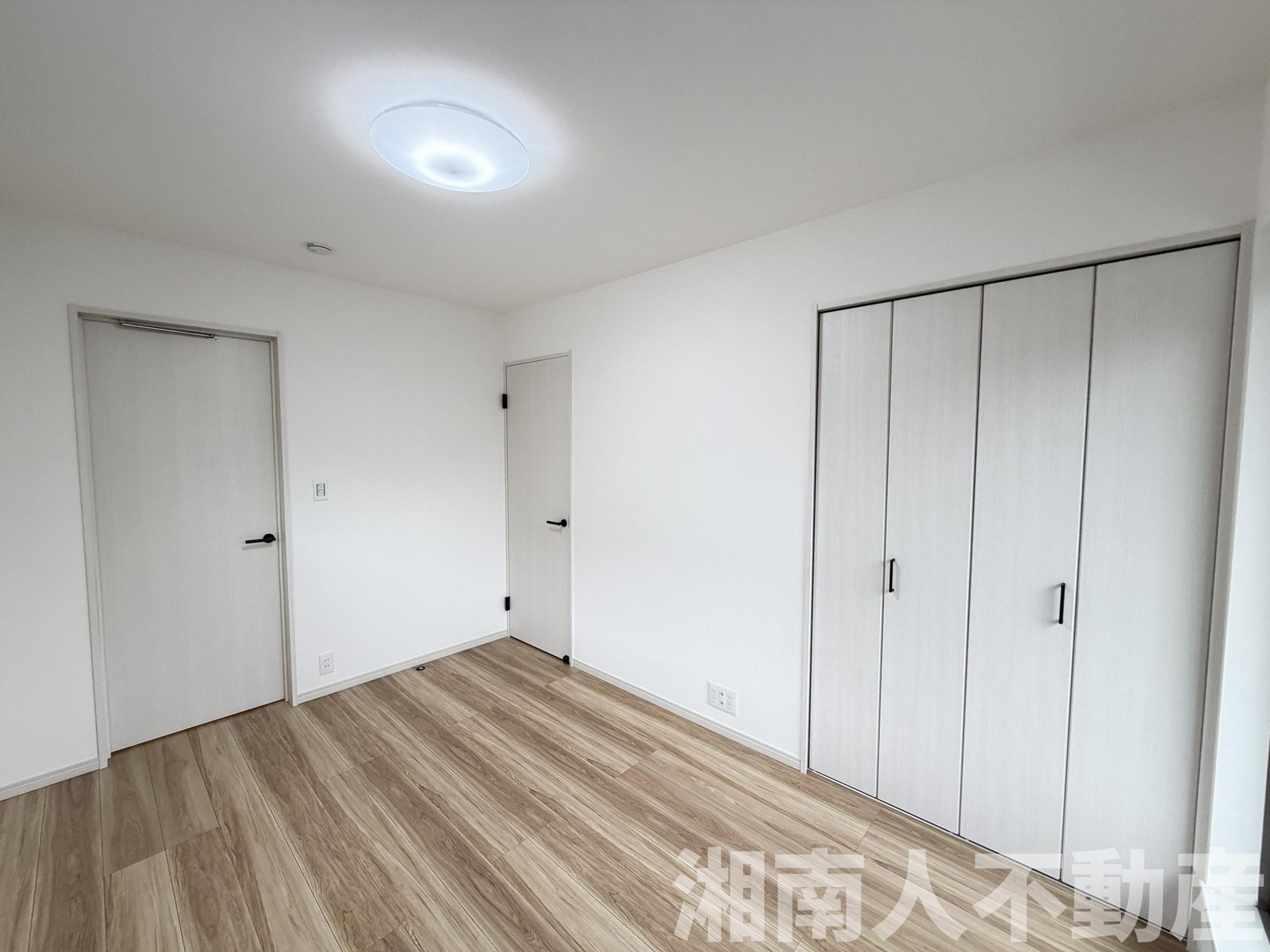 葉山町一色８２１－８戸建の洋室|個人の部屋や寝室として使える洋室です