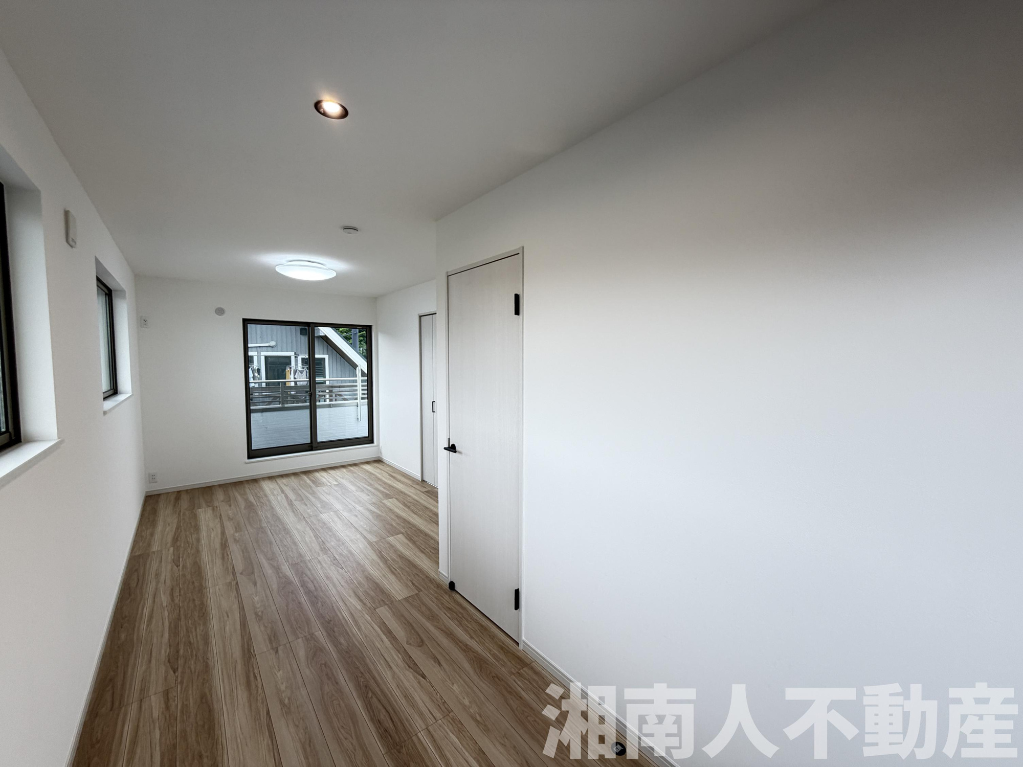 葉山町一色８２１－８戸建の洋室|広々とした洋室です
