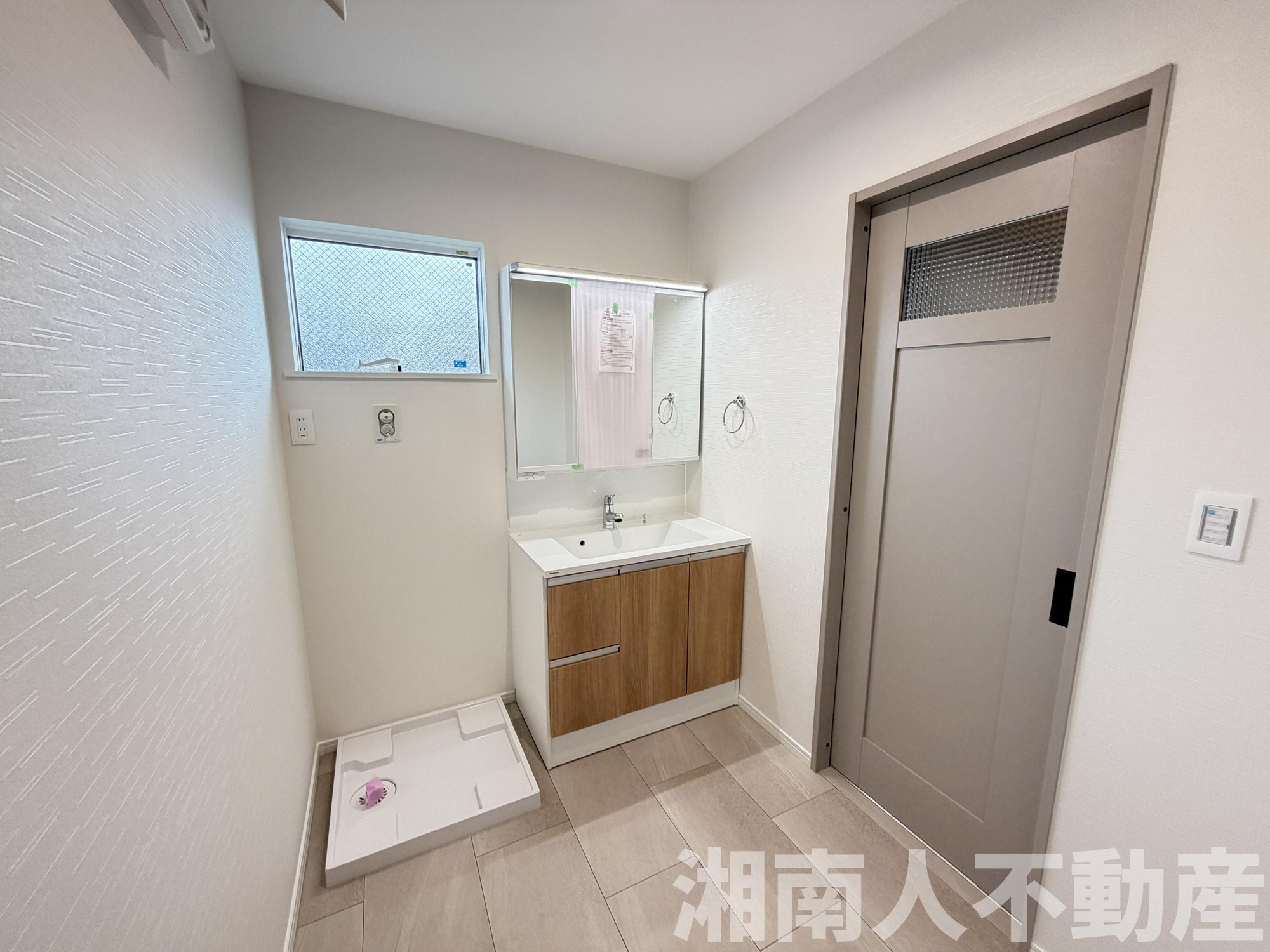 葉山町一色８２１－８戸建のランドリースペース