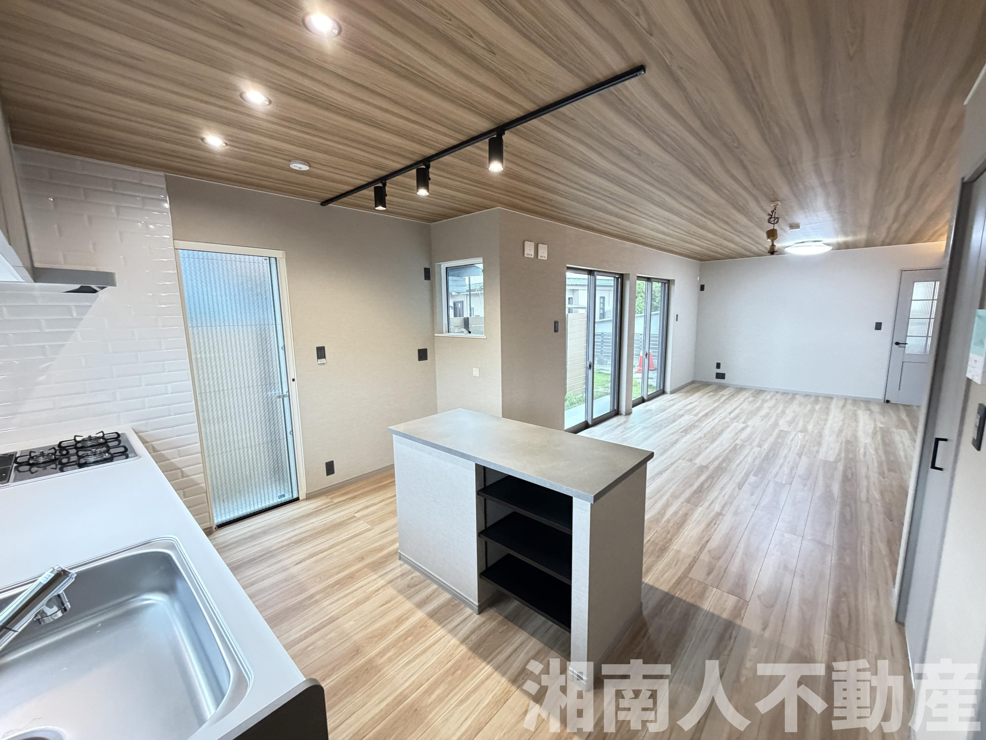 葉山町一色８２１－８戸建の居間・リビング|ゆったり過ごせる居間です