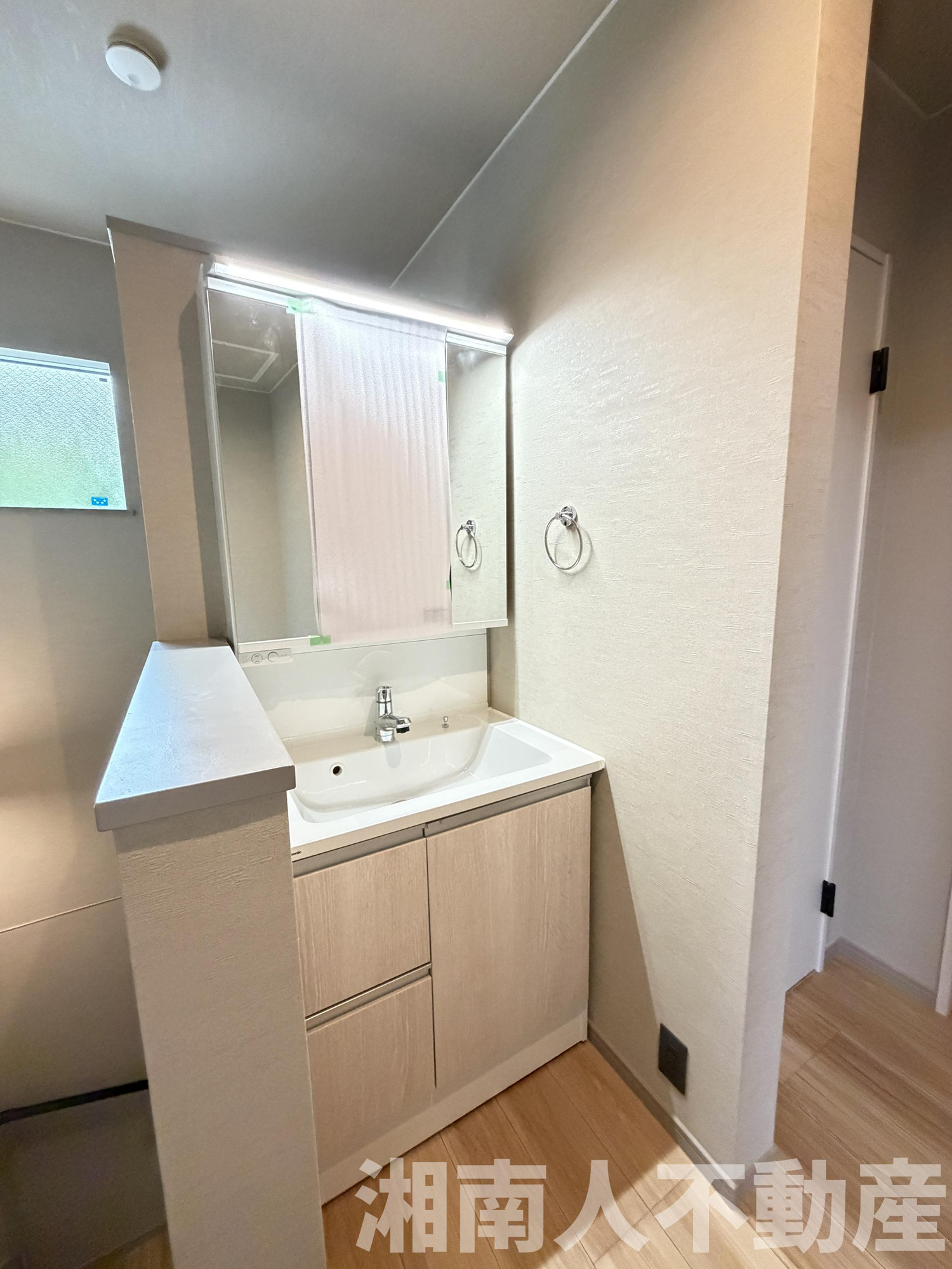 葉山町一色８２１－８戸建の独立洗面台|独立洗面台です