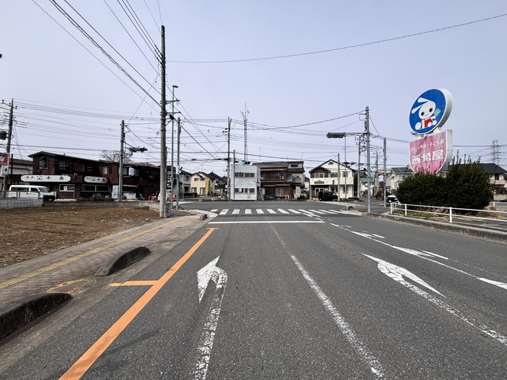 上尾市上平中央２丁目　２区画　前面道路幅員　北東約１５.5ｍ