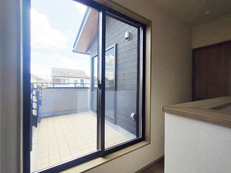 【深谷市常盤町　２階共有廊下】