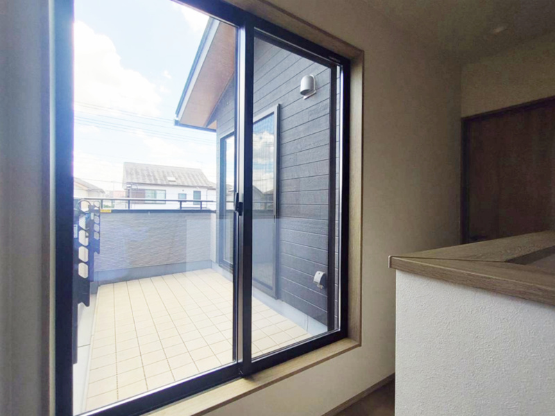 【深谷市常盤町　２階共有廊下】