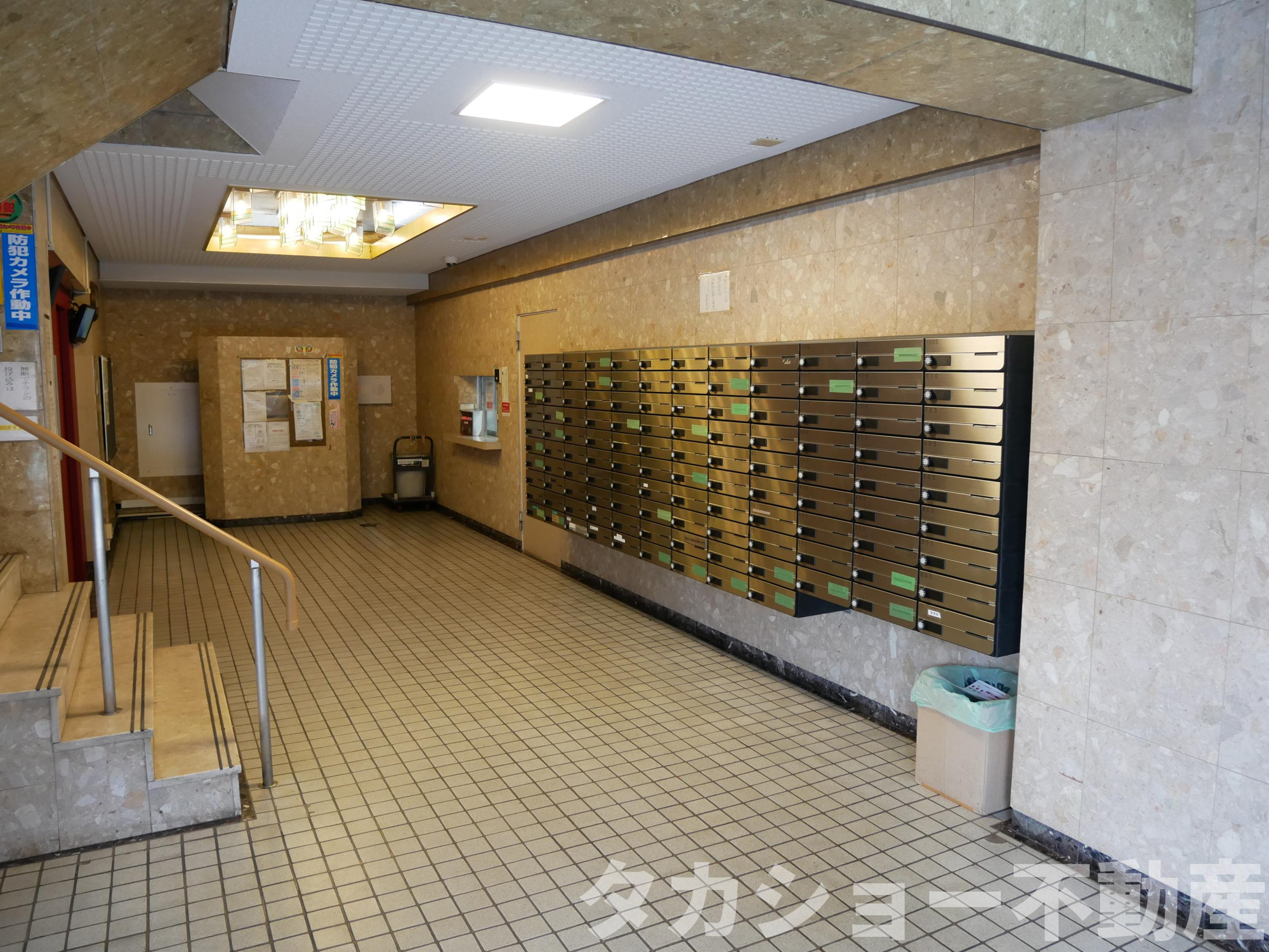 スカイラークハイツのエントランス