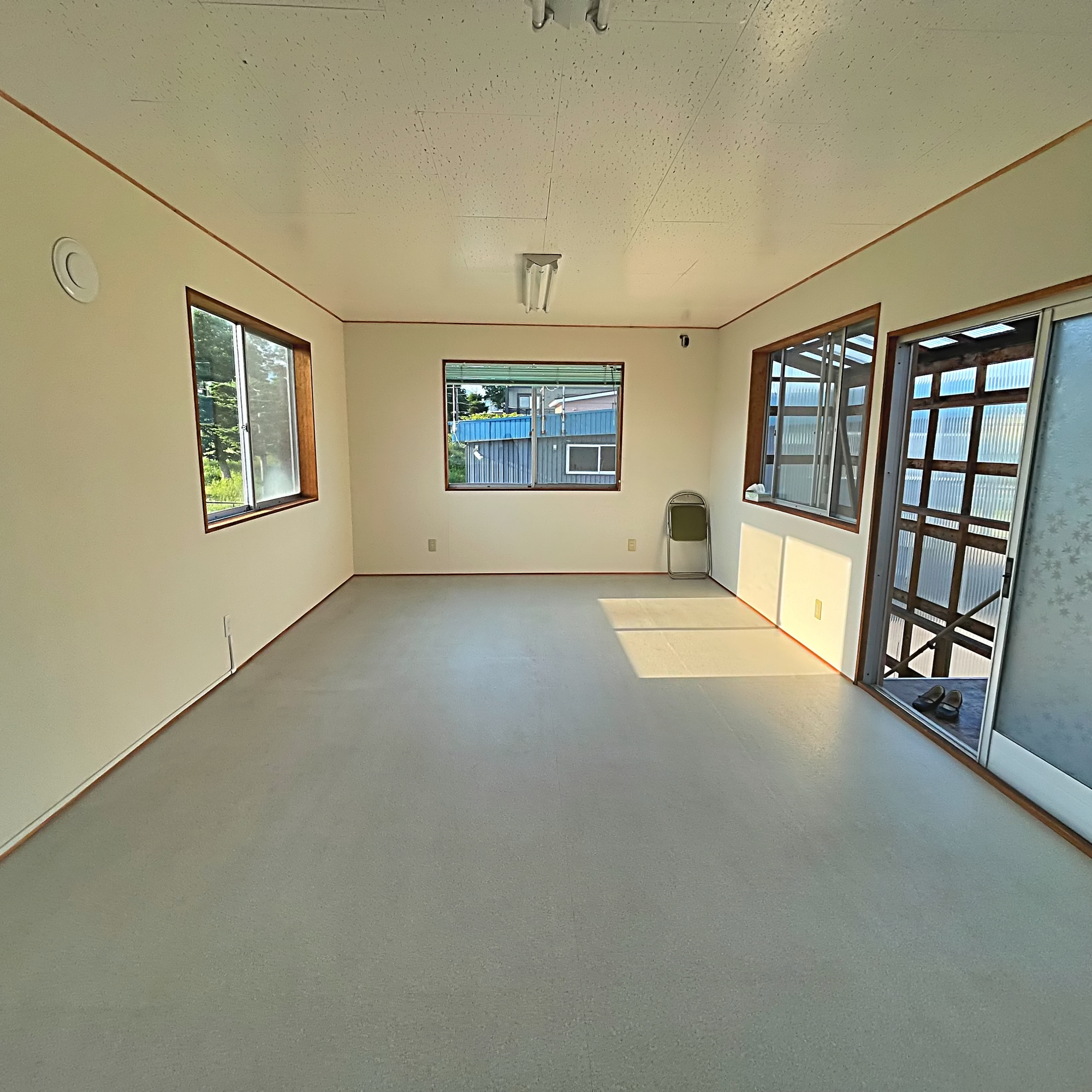 室蘭市柏木町45-24　中古住宅他2棟の居間・リビング