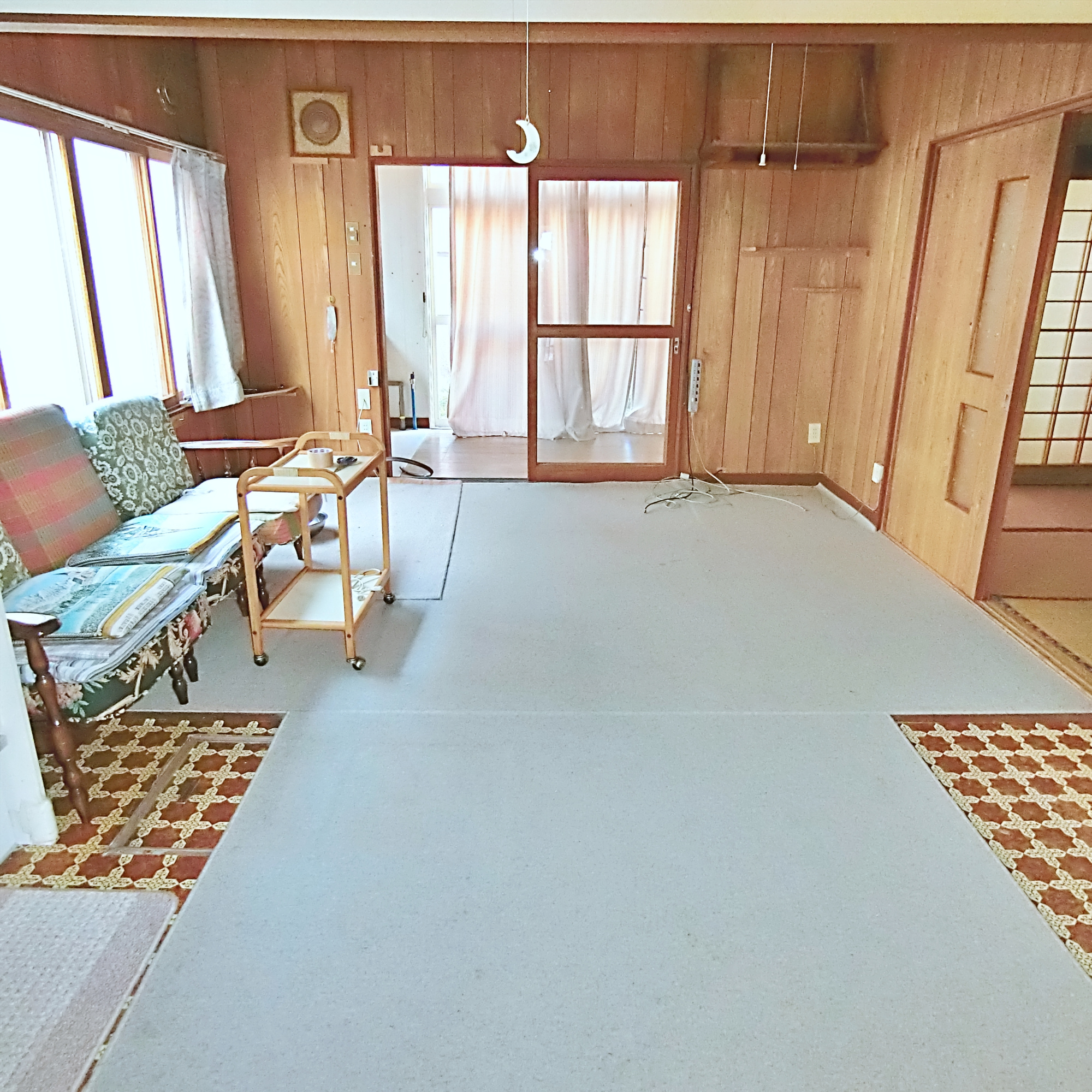 室蘭市東町2丁目19-12　店舗兼用中古住宅の居間・リビング