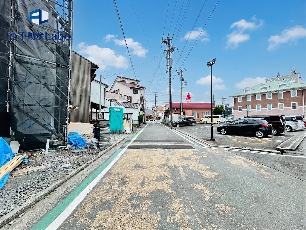 駿河区中原3期　新築分譲住宅　全2棟の前面道路含む現地写真|完成に向けて建築中♪
現地写真や周辺環境などもあわせてご案内致します♪