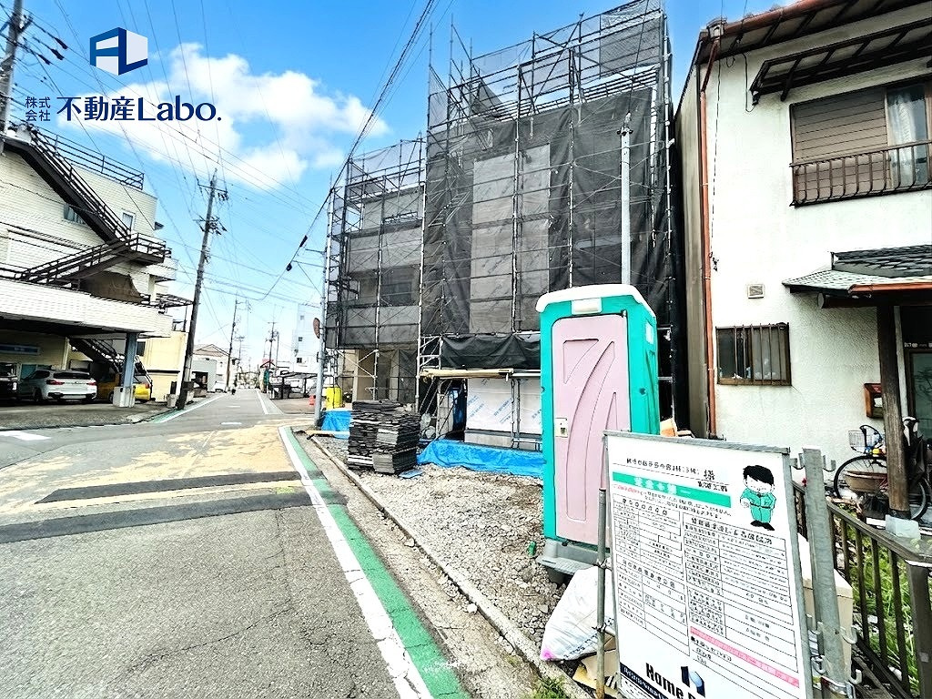 駿河区中原3期　新築分譲住宅　全2棟の前面道路含む現地写真|青空に映える新築住宅を建築中♪
完成後の暮らしをイメージしてみませんか？♪