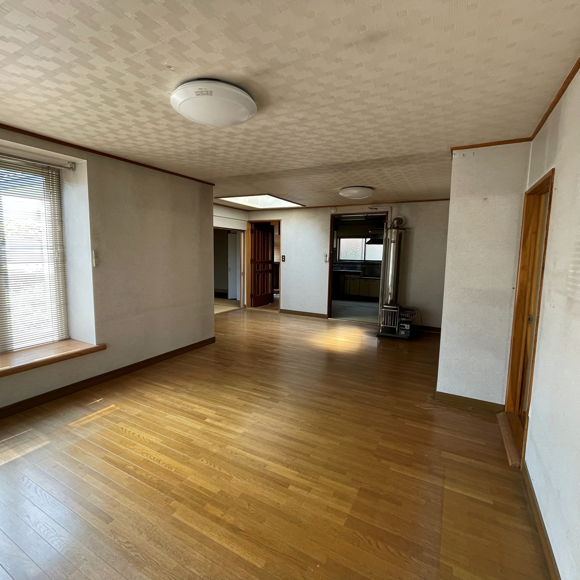 登別市栄町1丁目14-7　中古住宅の居間・リビング