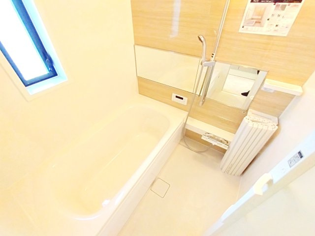 藤沢市本藤沢三丁目戸建の浴室|きれいなお風呂です