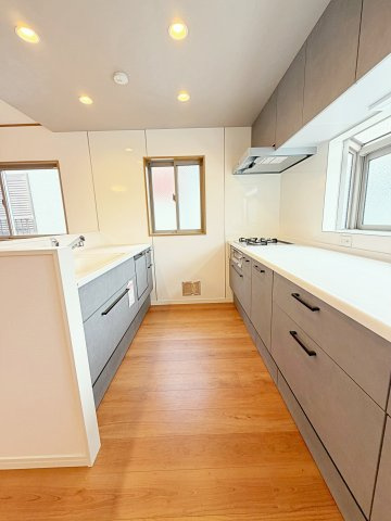 藤沢市西富戸建のキッチン|コンパクトなキッチンで掃除もラクラク