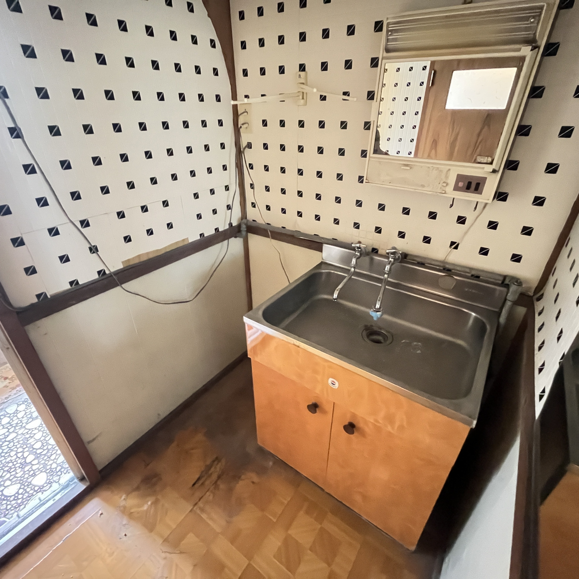 登別市緑町1丁目11-10　中古住宅の脱衣所