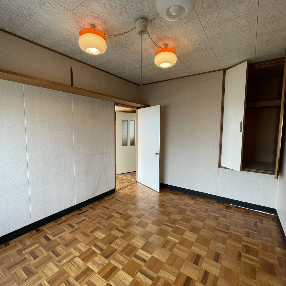 伊達市長和町501-45、42　中古住宅の洋室
