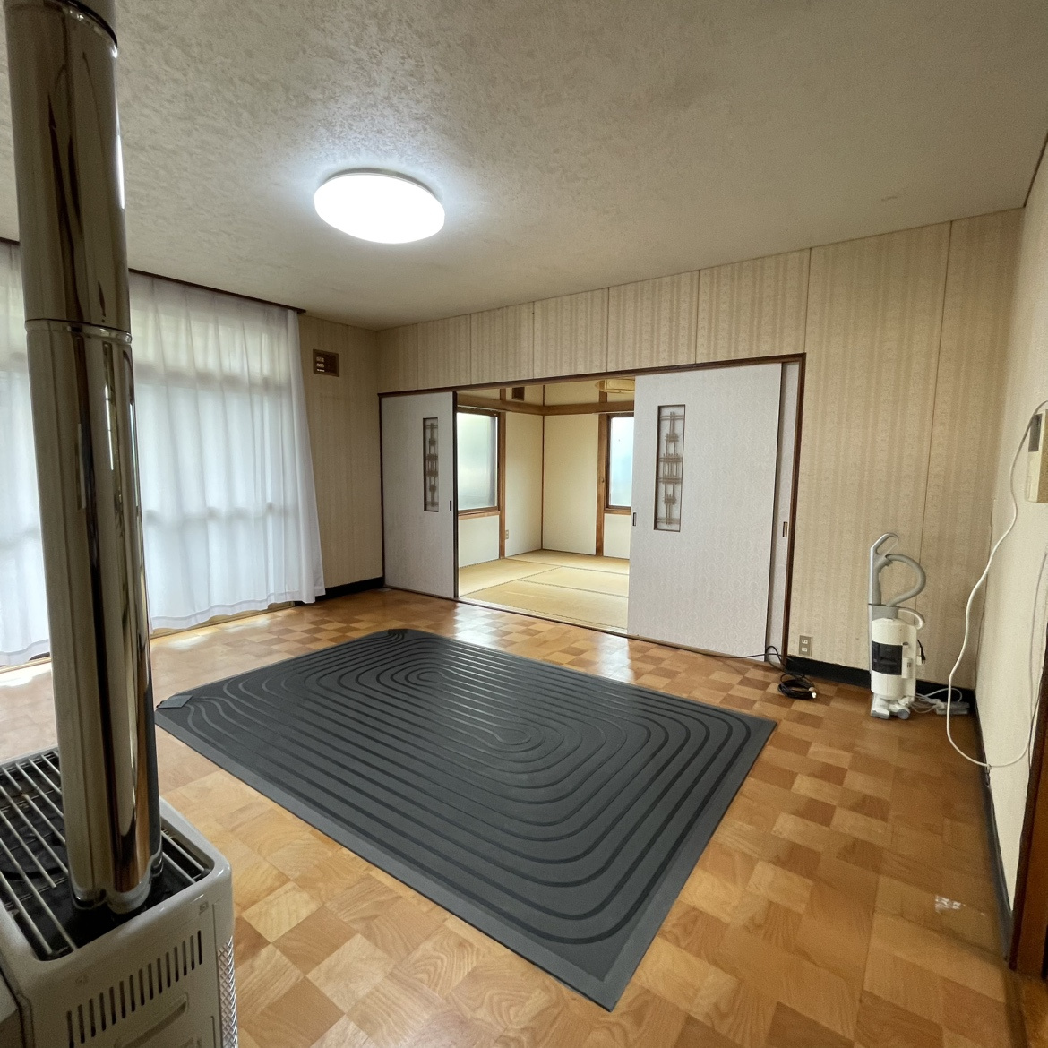 伊達市長和町501-45、42　中古住宅の居間・リビング