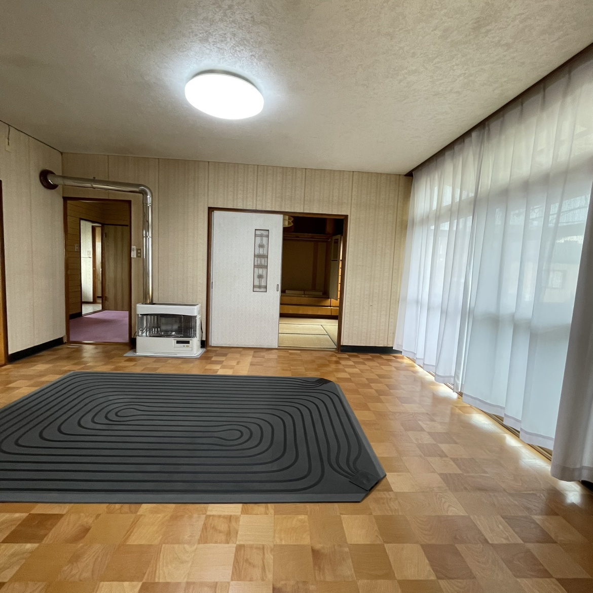 伊達市長和町501-45、42　中古住宅の居間・リビング