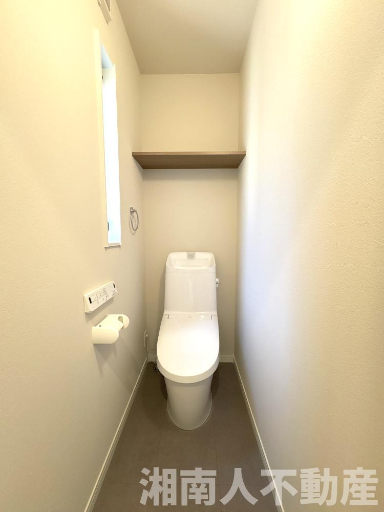 小田原市扇町　新築戸建のトイレ|落ち着いた色調のトイレです