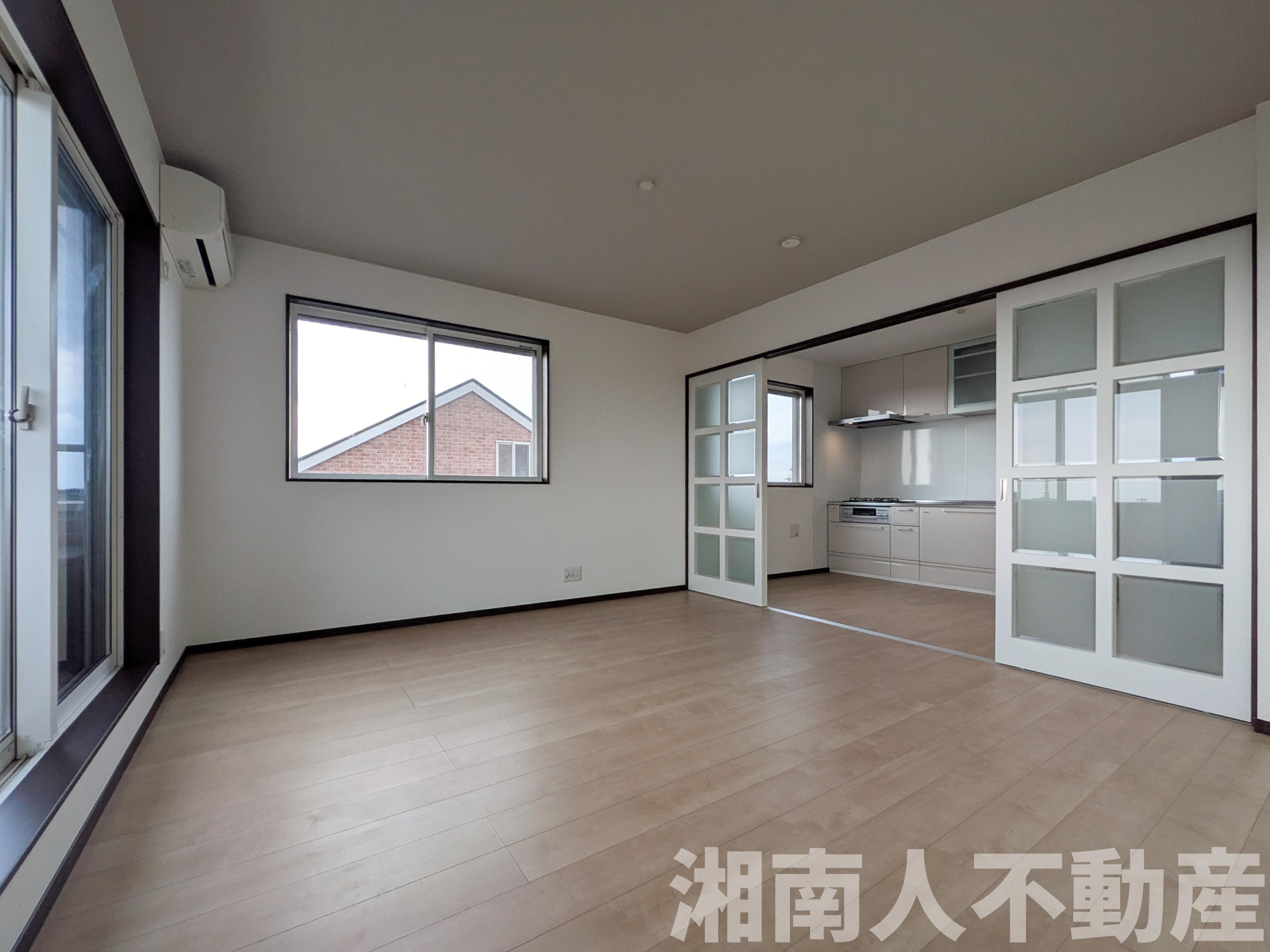 藤沢市柄沢２丁目７－９戸建の居間・リビング|使いやすいリビングです