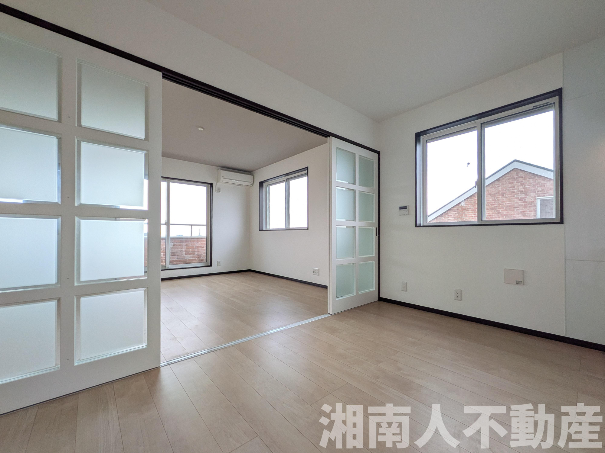 藤沢市柄沢２丁目７－９戸建の居間・リビング|ゆったりとしたリビングです