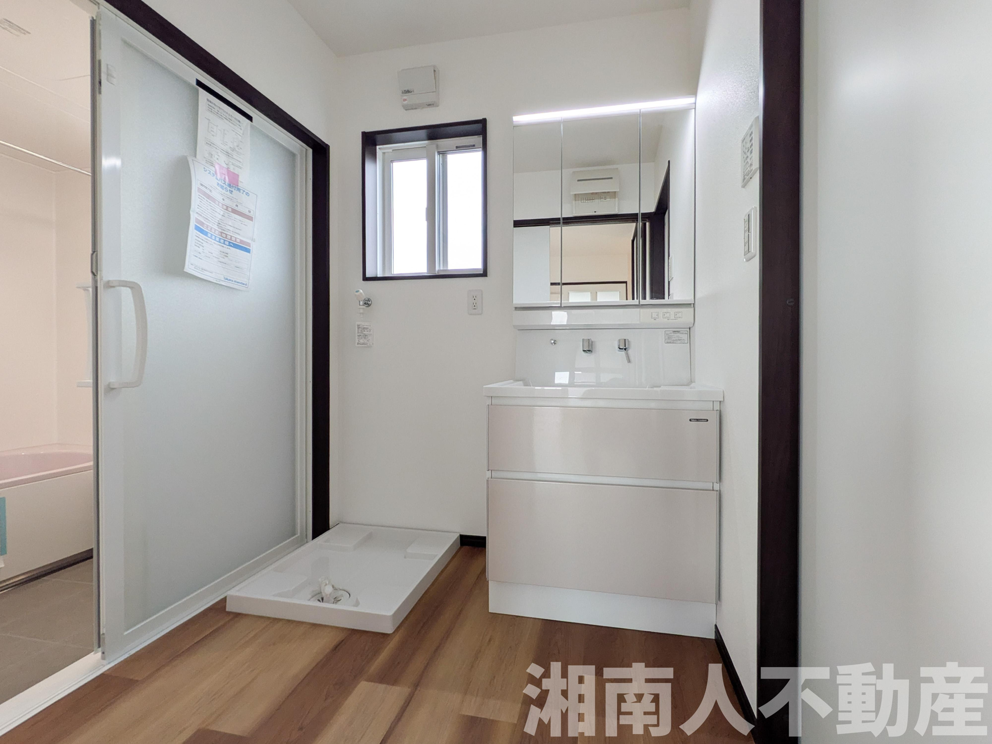 藤沢市柄沢２丁目７－９戸建の独立洗面台|朝の身支度には欠かせない独立洗面化粧台
