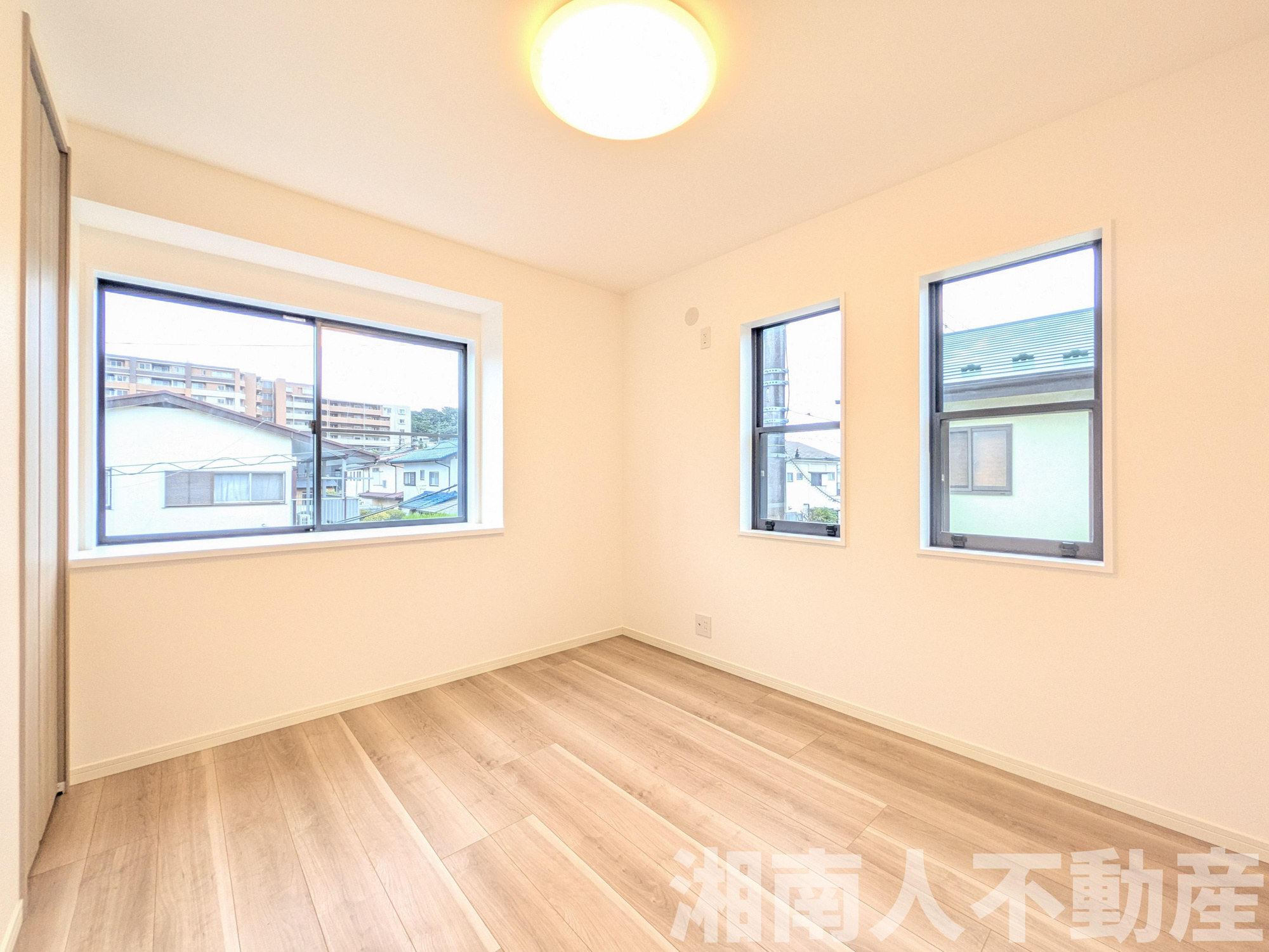 藤沢市本藤沢３丁目１９－１４戸建の洋室|広々とした洋室です