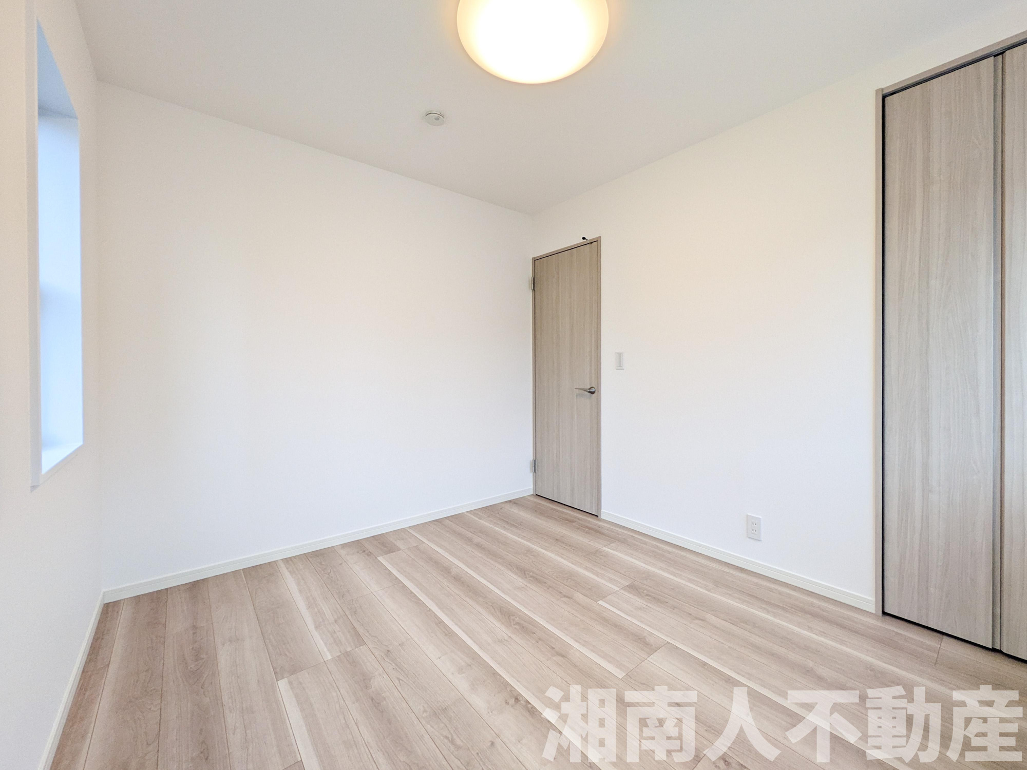 藤沢市本藤沢３丁目１９－１４戸建の洋室|落ち着いた色調の洋室です