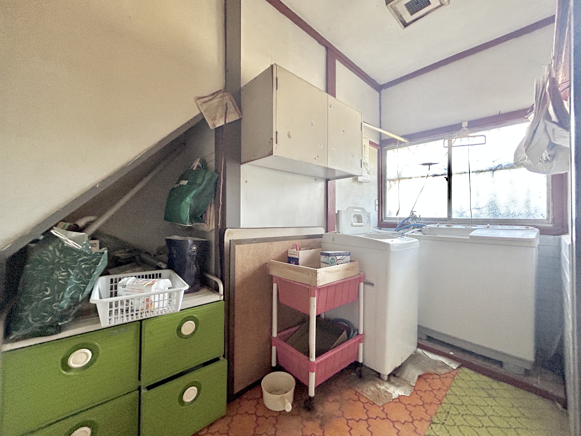 前橋市北代田町　　中古住宅の脱衣所|ゆとりの洗面スペースで朝の身支度も快適スムーズに。
