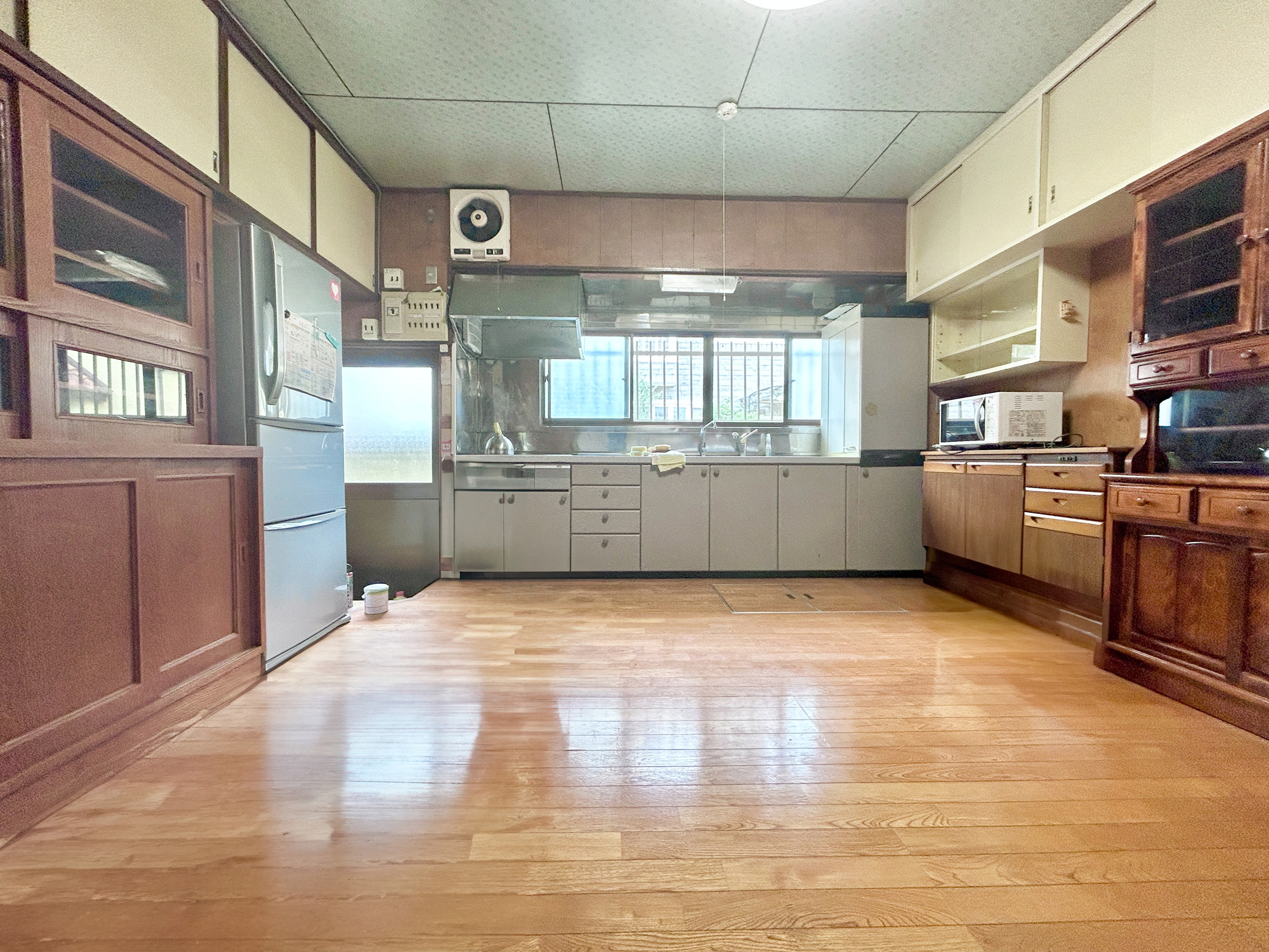 前橋市下沖町　中古住宅のキッチン|キッチンワークしながら大切な家族との会話を楽しむ。家族のコミュニケーションが生まれるキッチンです♪
