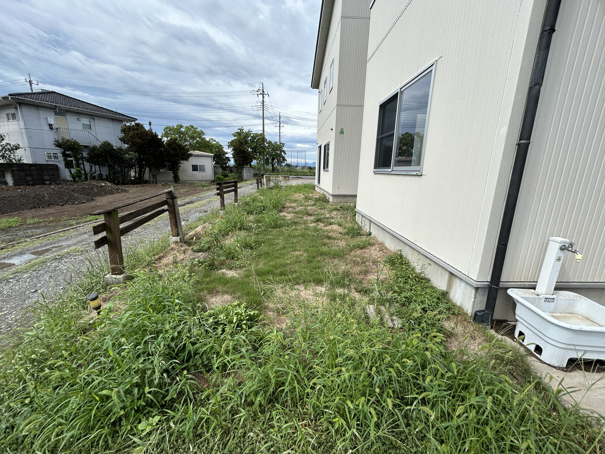 前橋市上佐鳥町　中古住宅の庭|アレンジできるほどの十分な広さのお庭。芝生や記念樹など施工するも良いですがお子様と遊べるスペースがあるのが一番うれしいですね(^^♪
