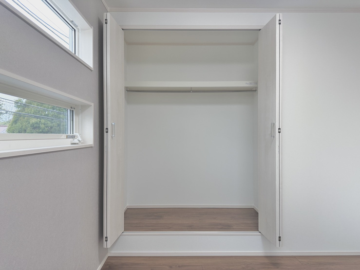 【7号棟　洋室】各お部屋に収納がついておりますのでお部屋の広さを有効活用できます！