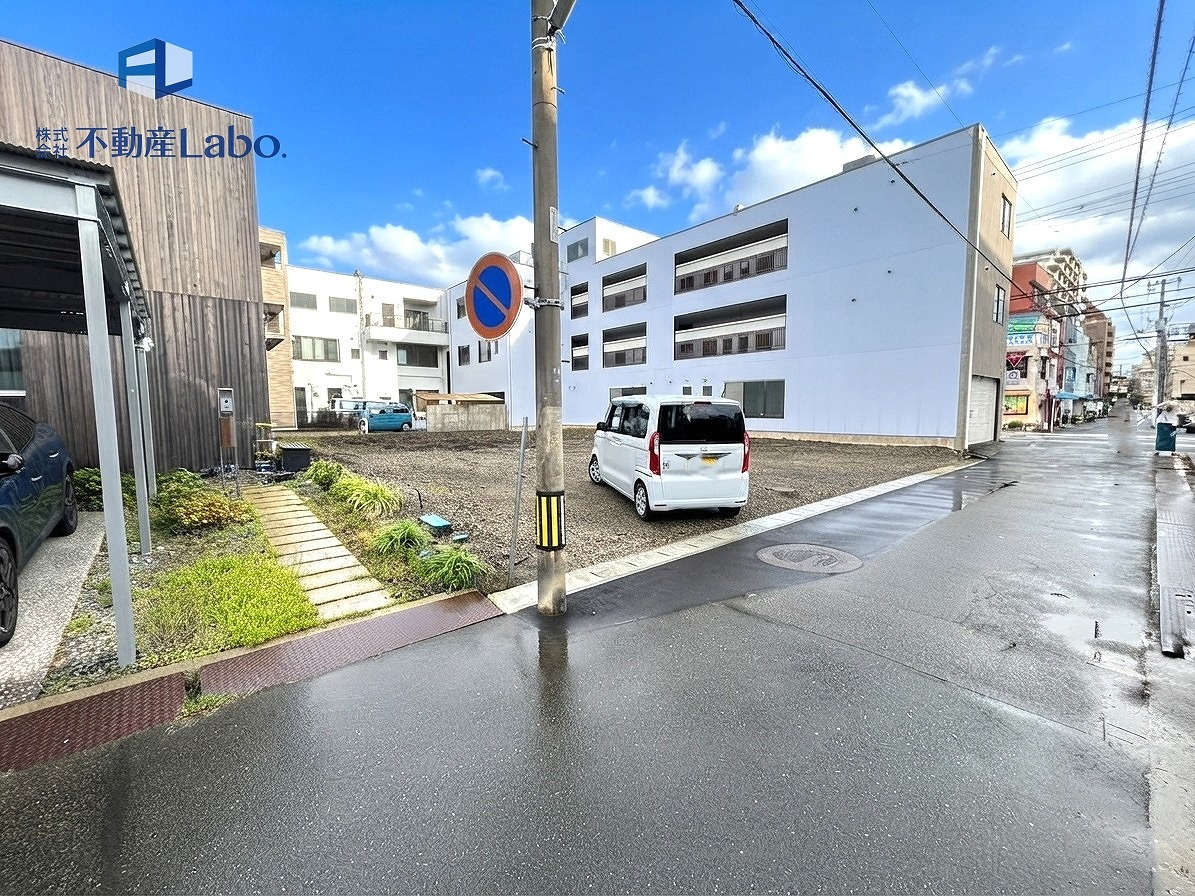 リーブルガーデン　沼津市高島本町　全2棟の前面道路含む現地写真