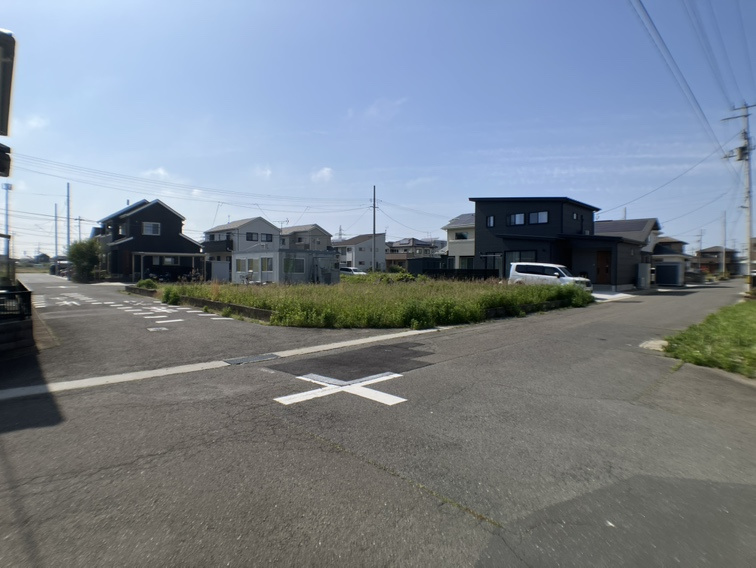 石巻市築山4丁目土地の前面道路含む現地写真
