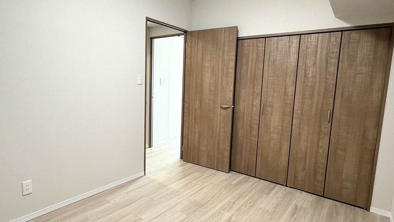 D’グラフォート長町の洋室|収納スペースもしっかりあります。