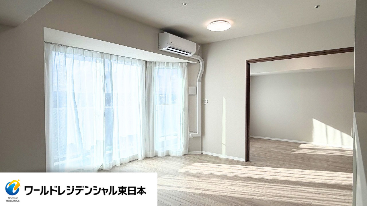 D’グラフォート長町の居間・リビング|明るい陽射しが差し込むリビングダイニングです。
