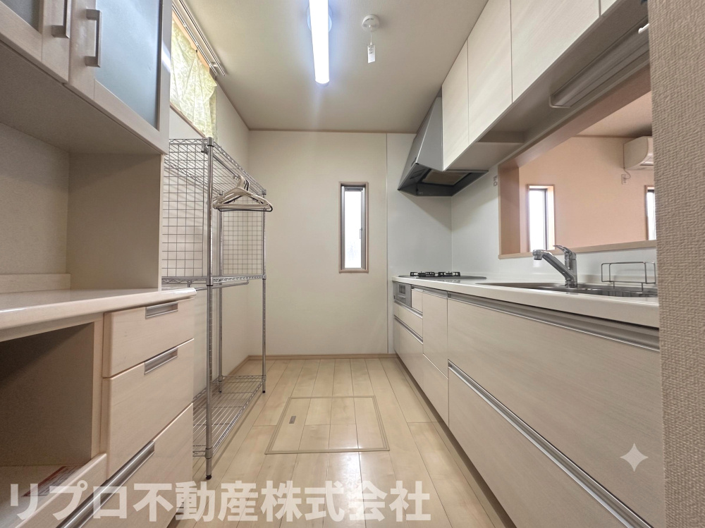 野田市山崎戸建てのキッチン|通気性良好なキッチンです♪　　※AI画像を使用しています