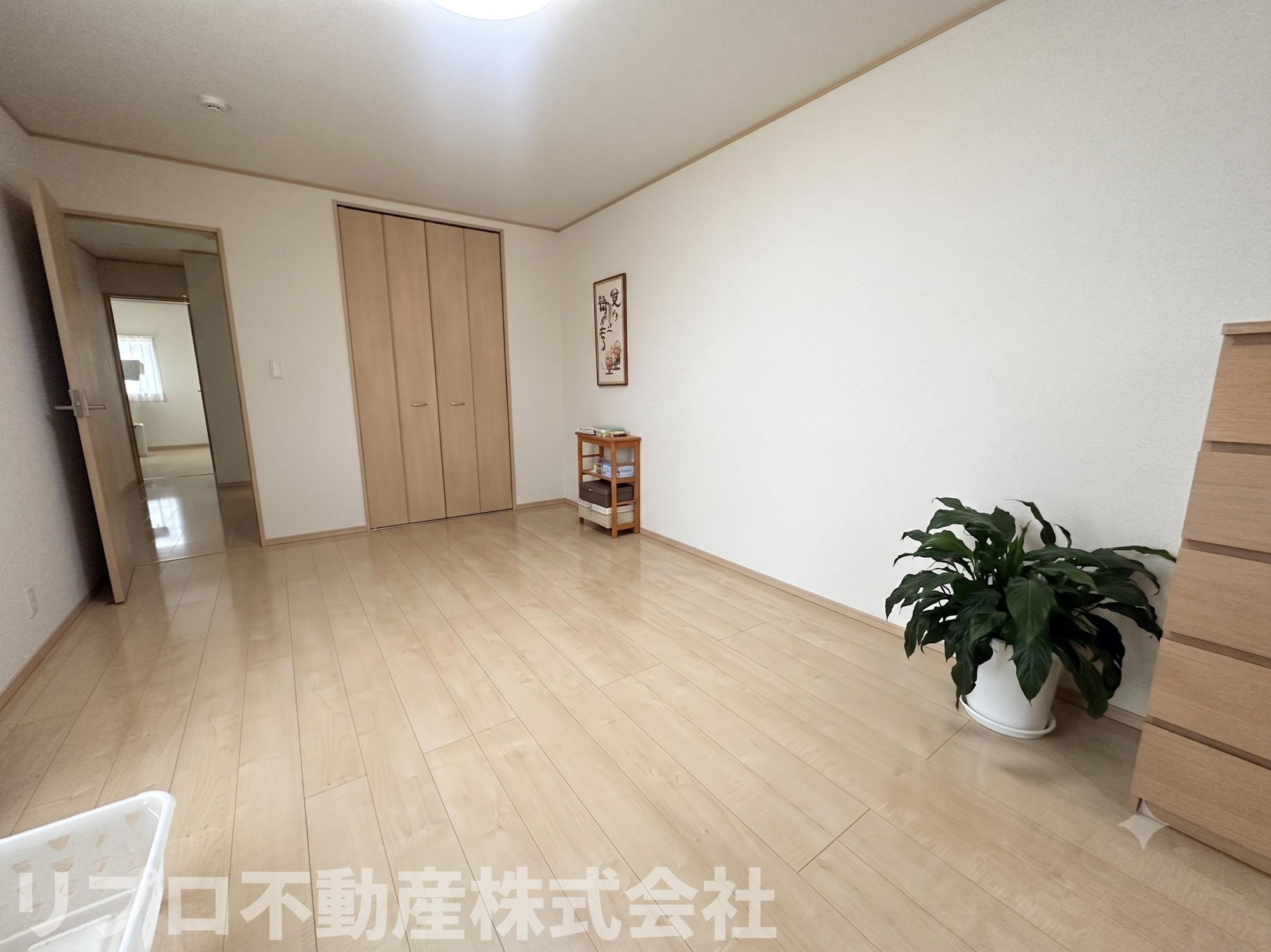 野田市山崎戸建ての寝室|２階主寝室９．６帖　各居室にクローゼットがあります!　　※AI画像を使用しています