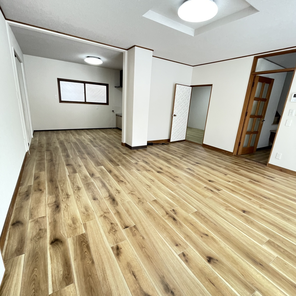 室蘭市小橋内町1丁目21-7,210，211　収益戸建　の居間・リビング