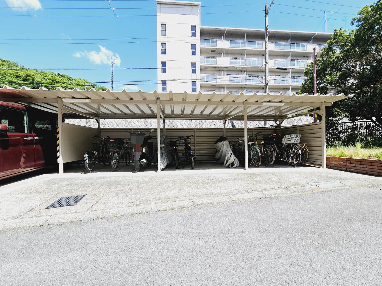 名谷25団地102号棟の駐輪場