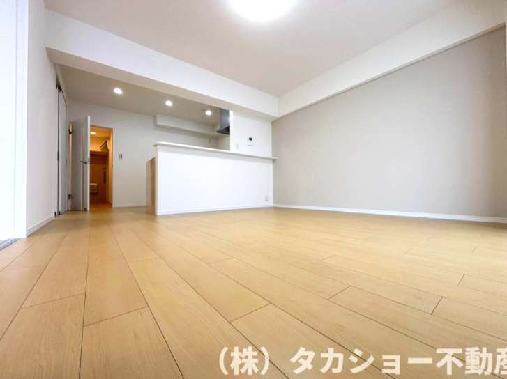 東建検見川マンションB棟の居間・リビング